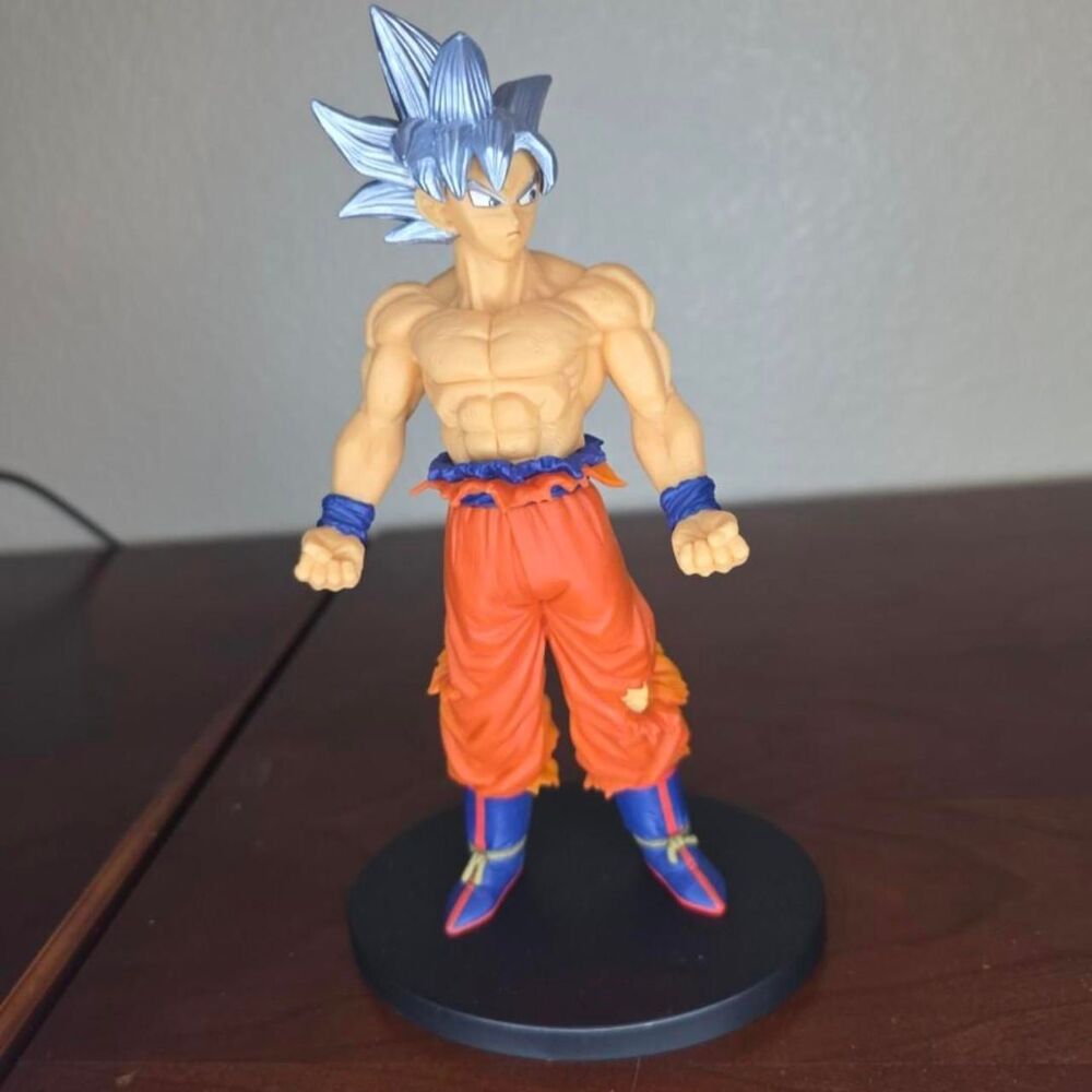 Dragon Ball Super Goku Ultra Instinct figure